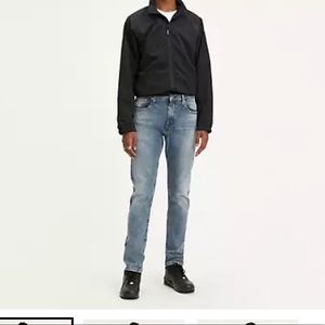 Levi slim taper fit mens jeans W33 L34